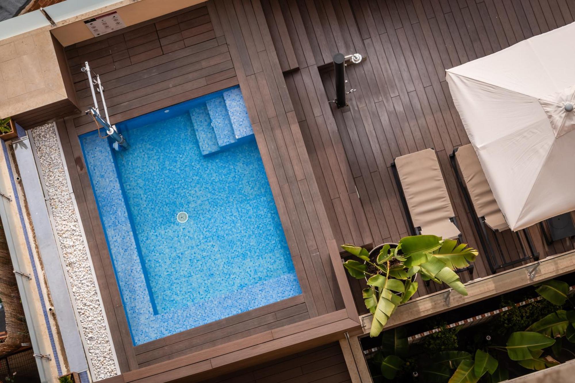 Arya Stadium Hotel — Foto 3
